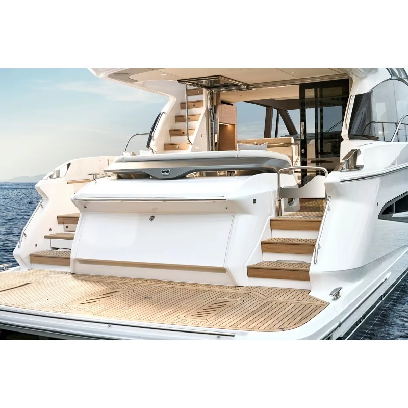 Interior Design Deck - Kapal Pesiar Mewah Desain Modern yang