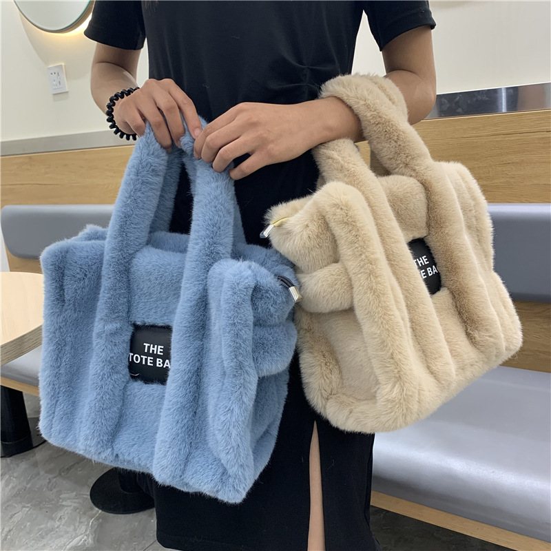 Interior Design Simple - Tas jinjing wanita hitam desainer bahu